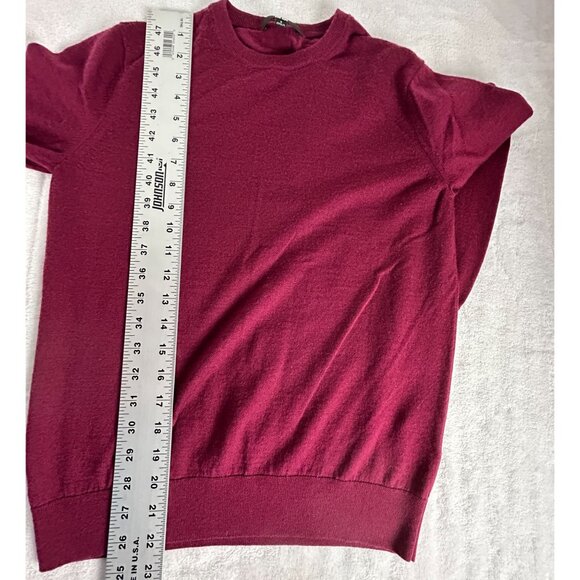 Uniqlo Unisex Small 100% Wool Crewneck Sweater Burgundy Pullover Casual Outdoor - Picture 8 of 8